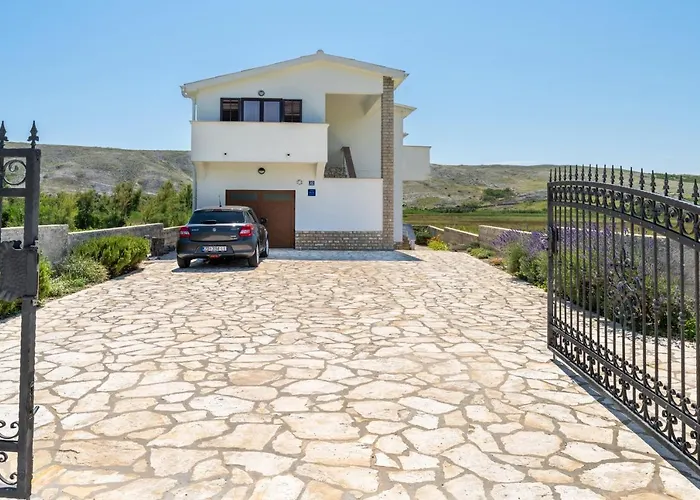 Anica - Island Pag Vlašići