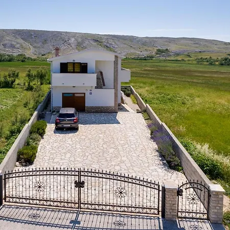 Anica - Island Pag Vlašići