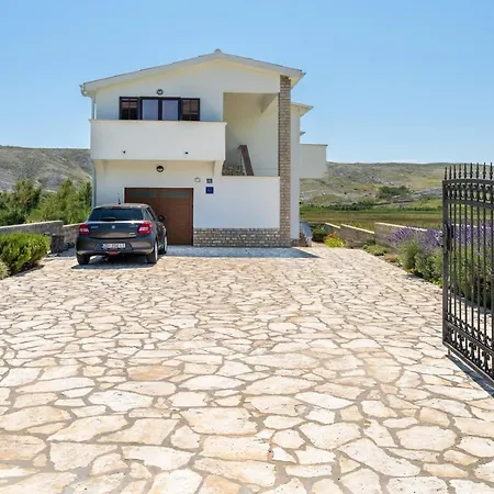 Anica - Island Pag Vlašići
